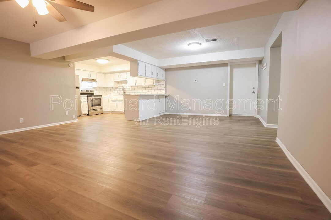 5828 Erskine St in Omaha, NE - Building Photo
