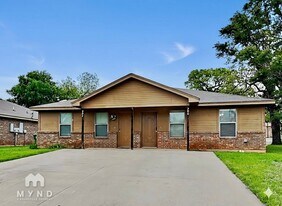 200 Walnut Bend Rd in Springtown, TX - Building Photo