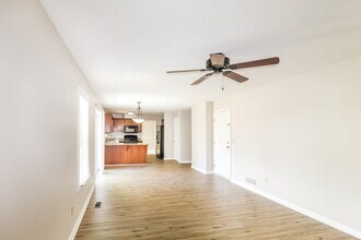 2915 Emerson Lake Dr in Snellville, GA - Building Photo - Building Photo