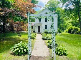 1579 Pleasant St, Unit Upstairs in South Lee, MA - Building Photo