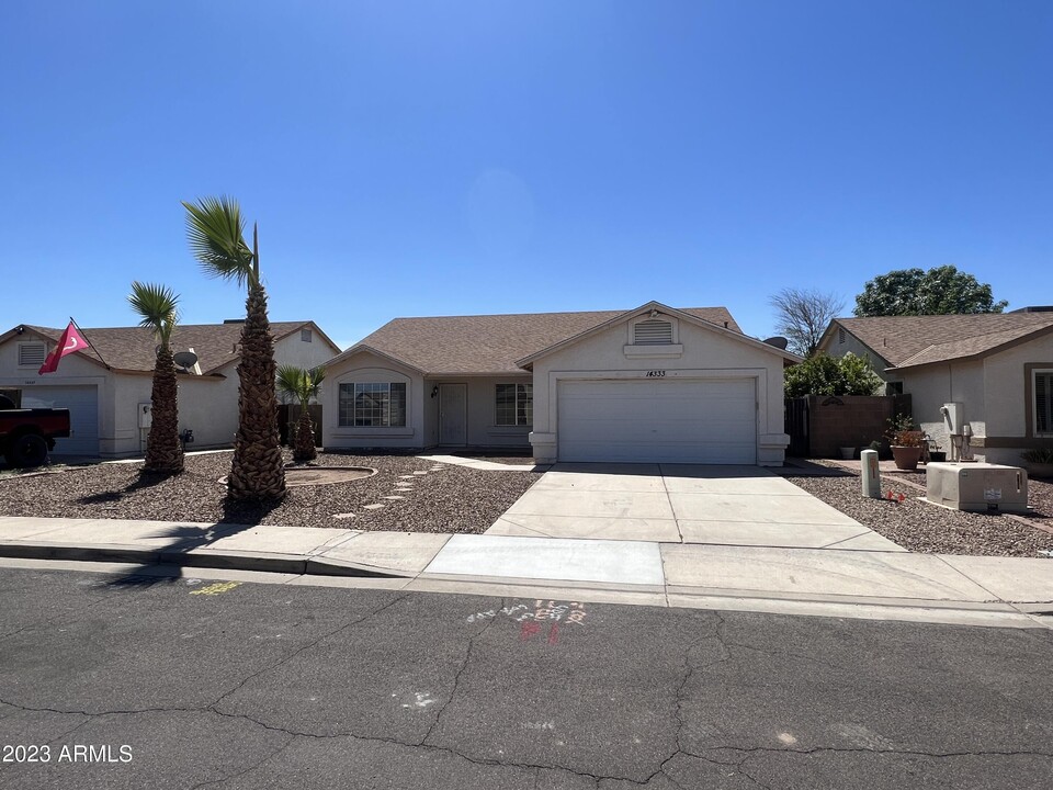 14333 W Lamoille Dr in Surprise, AZ - Building Photo