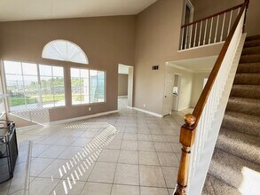 7727 E Misty Glen Ct in Anaheim, CA - Foto de edificio - Building Photo