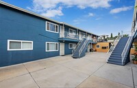 5121 Dailey Ct in La Mesa, CA - Foto de edificio - Building Photo