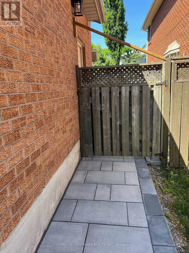 2807 Guilford Crescent in Oakville, ON - Building Photo - Building Photo