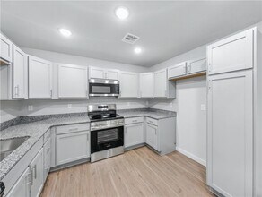 6310 NW Kathleen St in Bentonville, AR - Building Photo - Building Photo