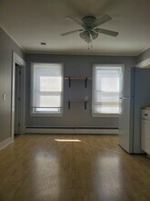 88 Oak St in Westerly, RI - Foto de edificio - Building Photo