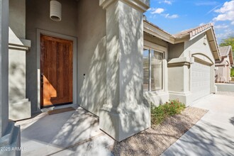 10564 E Tierra Buena Ln in Scottsdale, AZ - Building Photo - Building Photo