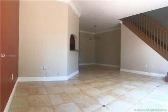 10101 SW 154th Cir Ct in Miami, FL - Foto de edificio - Building Photo