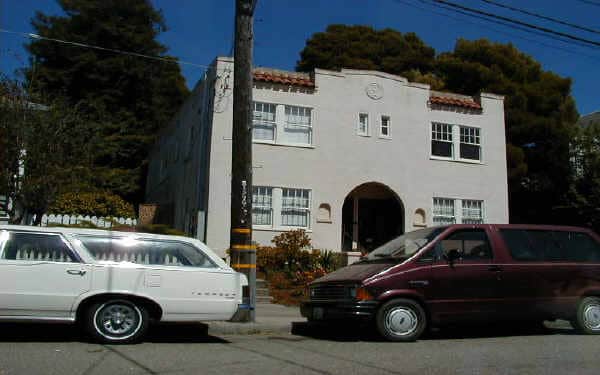 3017 Fulton St in Berkeley, CA - Foto de edificio - Building Photo