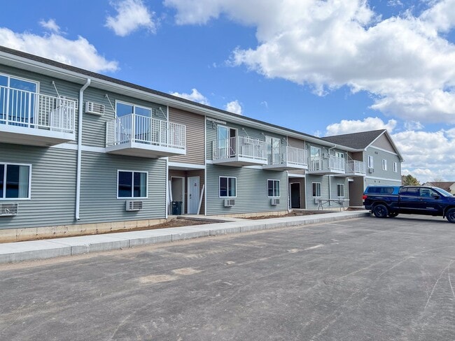 Alexander Estates in Merrill, WI - Foto de edificio - Building Photo