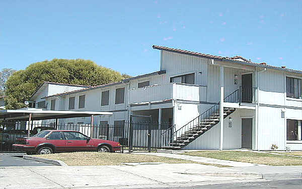 Lincoln Village Park Apartments in Stockton, CA - Building Photo - Building Photo