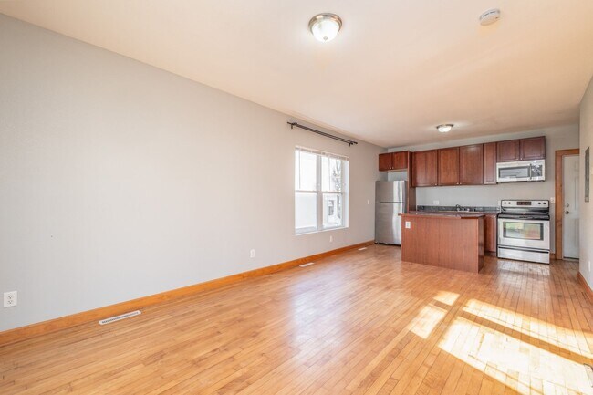 2630 N Bartlett Ave, Unit Lower Rear in Milwaukee, WI - Building Photo - Building Photo