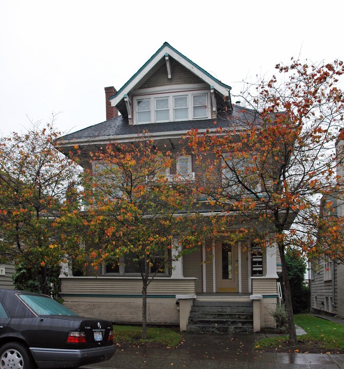 2359 Boylston Ave E in Seattle, WA - Foto de edificio