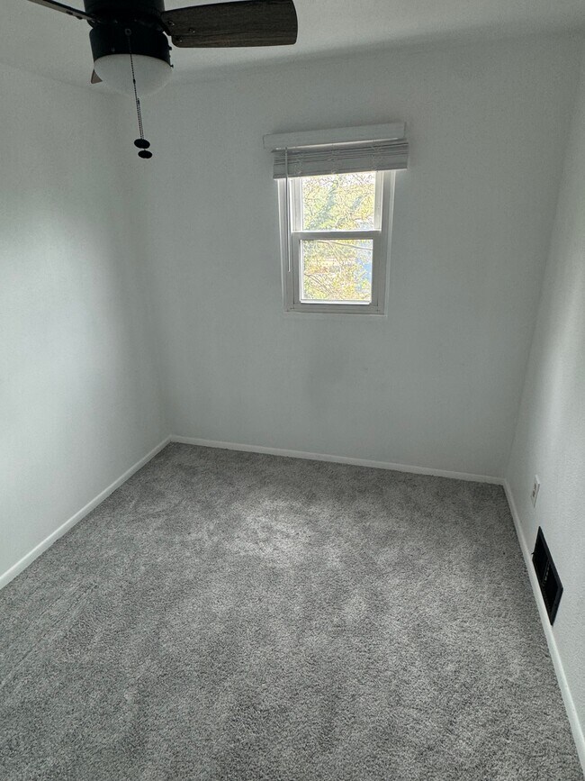 1023 Nesbit Ave in Brackenridge, PA - Building Photo - Building Photo