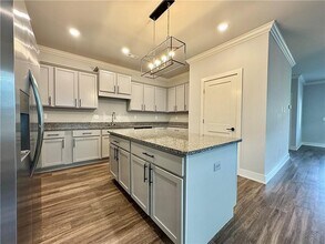 708 NE Hts Ln in Bentonville, AR - Building Photo - Building Photo