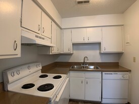Courtyard Apartments
