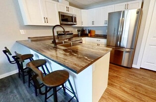 5021 49th Ave NE in Chetwynd, BC - Building Photo
