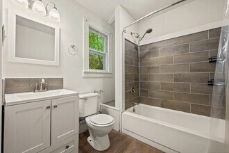 1281 Durham Rd in Madison, CT - Building Photo - Building Photo