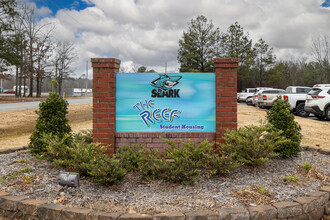 The Reef in Pine Bluff, AR - Building Photo - Building Photo