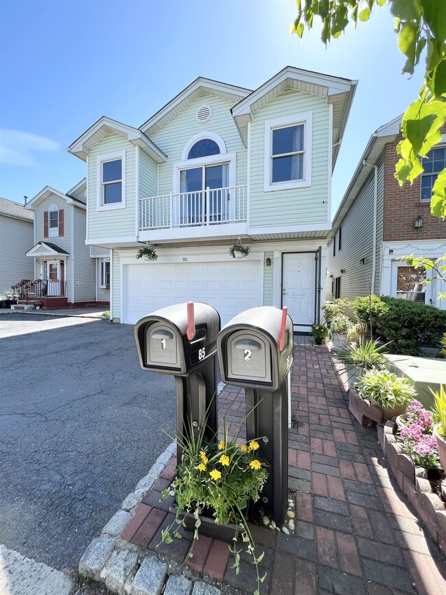 85 Grieco Dr in Jersey City, NJ - Building Photo - Building Photo