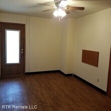 28 E Stewart Rd in Columbia, MO - Foto de edificio - Building Photo