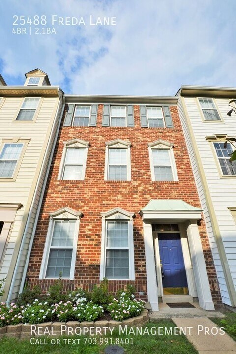 25488 Freda Ln in Chantilly, VA - Building Photo