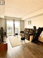 185 Windale Crescent in Kitchener, ON - Building Photo - Building Photo