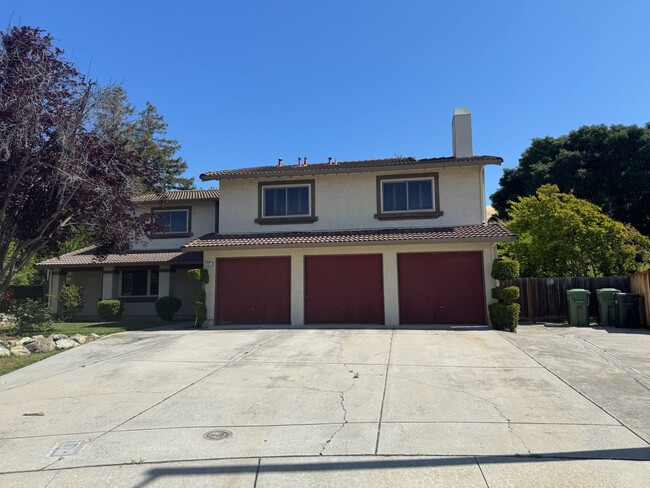 703 Canterbury Pl