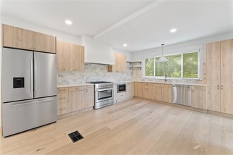3301 Duval St in Austin, TX - Building Photo - Building Photo