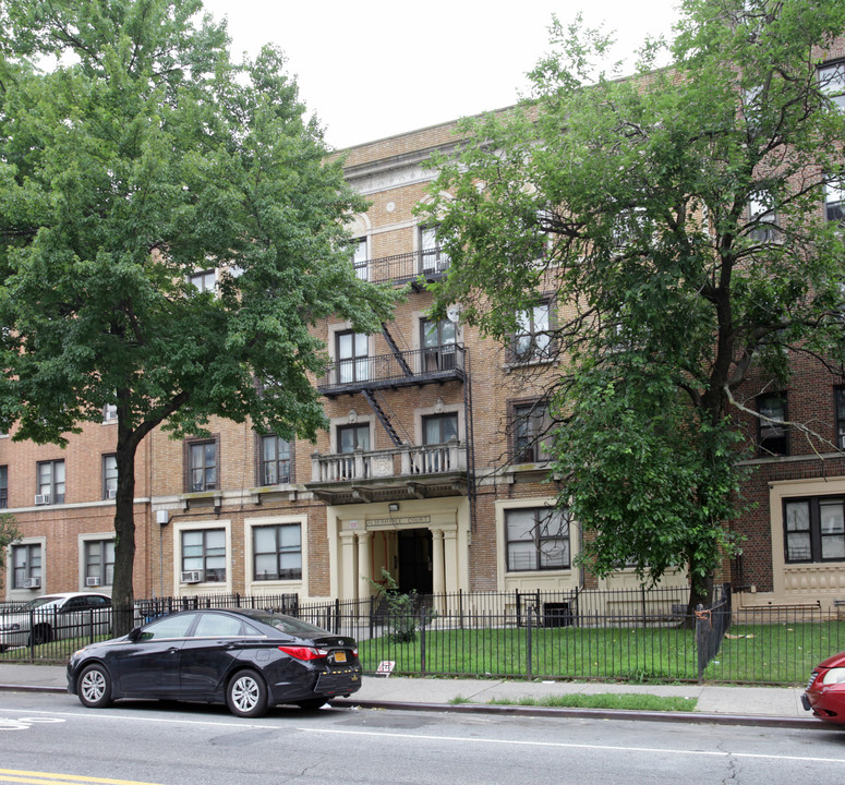 Albermarle Court in Brooklyn, NY - Building Photo