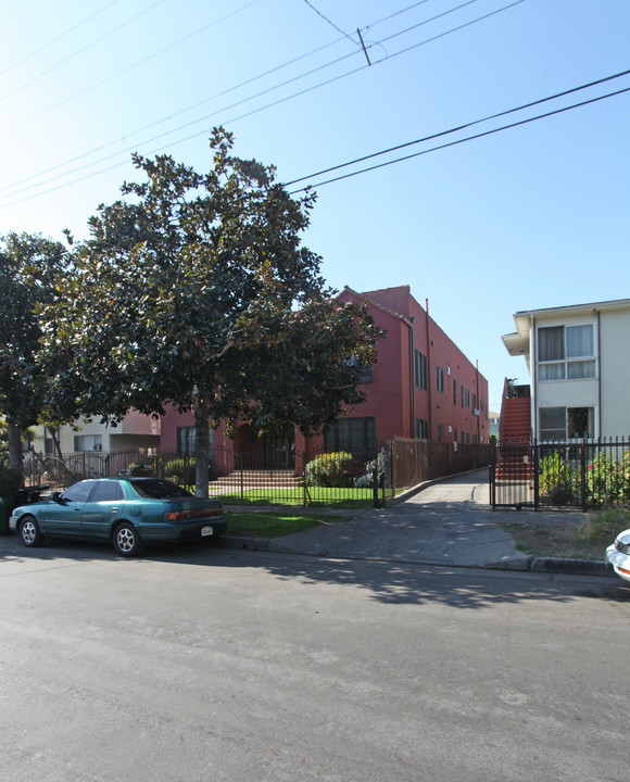 1213 N Ardmore Ave in Los Angeles, CA - Building Photo