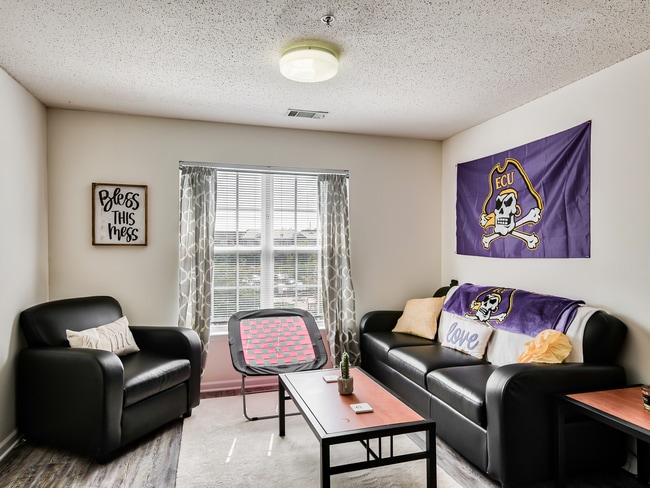 Campus Pointe in Greenville, NC - Building Photo - Building Photo