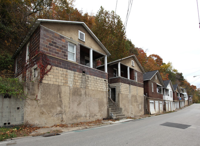 1243-1305 Cresent Rd in Charleston, WV - Building Photo - Building Photo