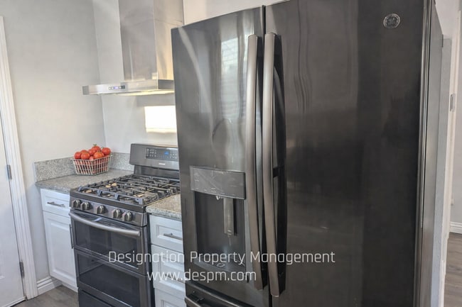 4917 Templeton St in Los Angeles, CA - Building Photo - Building Photo