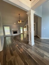 1050 Azalea Garden Dr in Shreveport, LA - Building Photo - Building Photo