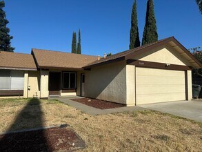 3804 Faberge Way in Sacramento, CA - Building Photo - Building Photo