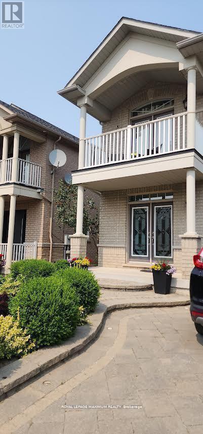 19 Maple Forest Dr in Vaughan, ON - Building Photo - Building Photo