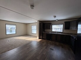 39 Maynard Cir in Oxford, MI - Building Photo