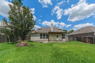 2302 2 Trail Dr in Spring, TX - Building Photo - Building Photo