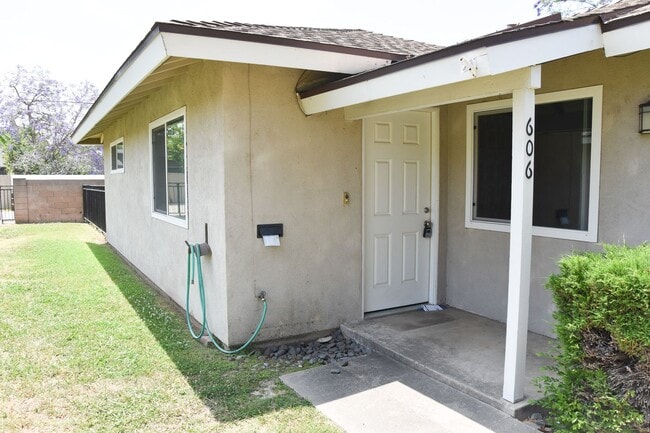 property at 604-606 E Palmyra Ave