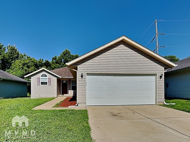 property at 677 N Elder Ave