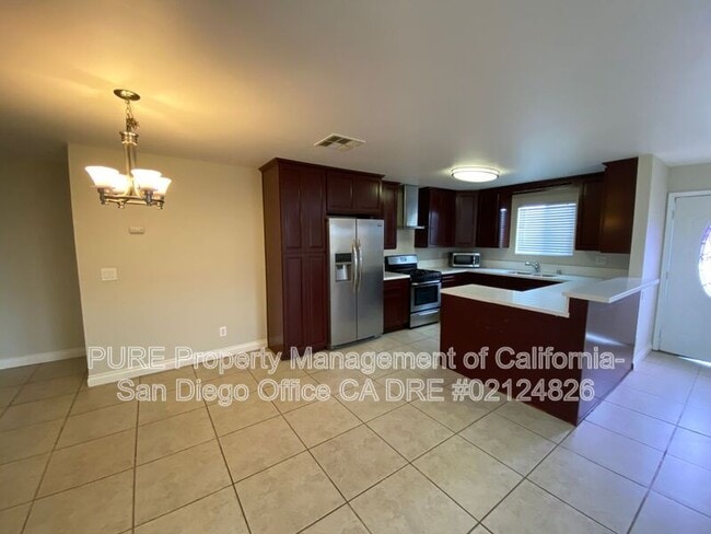 3924 Glading Dr in San Diego, CA - Building Photo - Building Photo