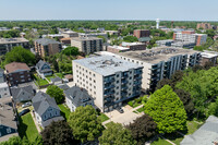 Blair House in Forest Park, IL - Foto de edificio - Building Photo