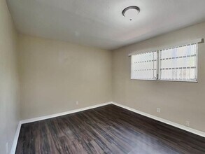 4915 Johnson St in Hollywood, FL - Building Photo - Building Photo
