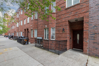 834 Myrtle Ave in Brooklyn, NY - Building Photo - Building Photo