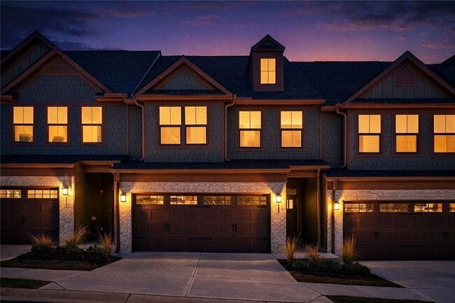 325 Enchanted Ct in Fayetteville, GA - Building Photo - Building Photo