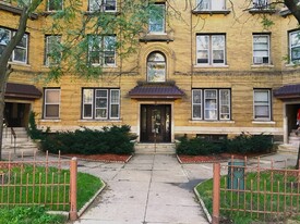 1935-1939 Bryant Ave S Apartments