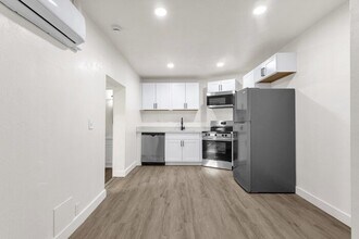 1341 E Willetta St in Phoenix, AZ - Building Photo - Building Photo