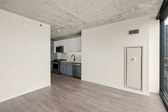 145 W Huron St in Chicago, IL - Building Photo - Building Photo