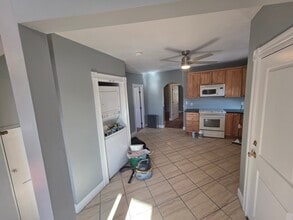 14 Seagirt Ave, Unit 1 in Saugus, MA - Foto de edificio - Building Photo